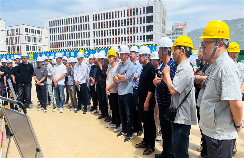 2025年4月17日，由莆田市涵江区住房和城乡建设局主办、尊凯实业三建承办的钢筋安装工程质量防控现场交流会在联东U谷·涵江海峡智造产业谷一期成功召开。