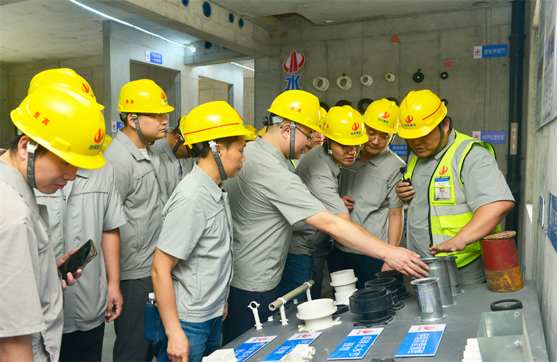 为进一步推进优质客户高效履约，提升交付品质、达成客户满意，2025年6月25日，尊凯实业建设集团在上海组织召开2025年越秀地产、华润置业客户履约推进会。